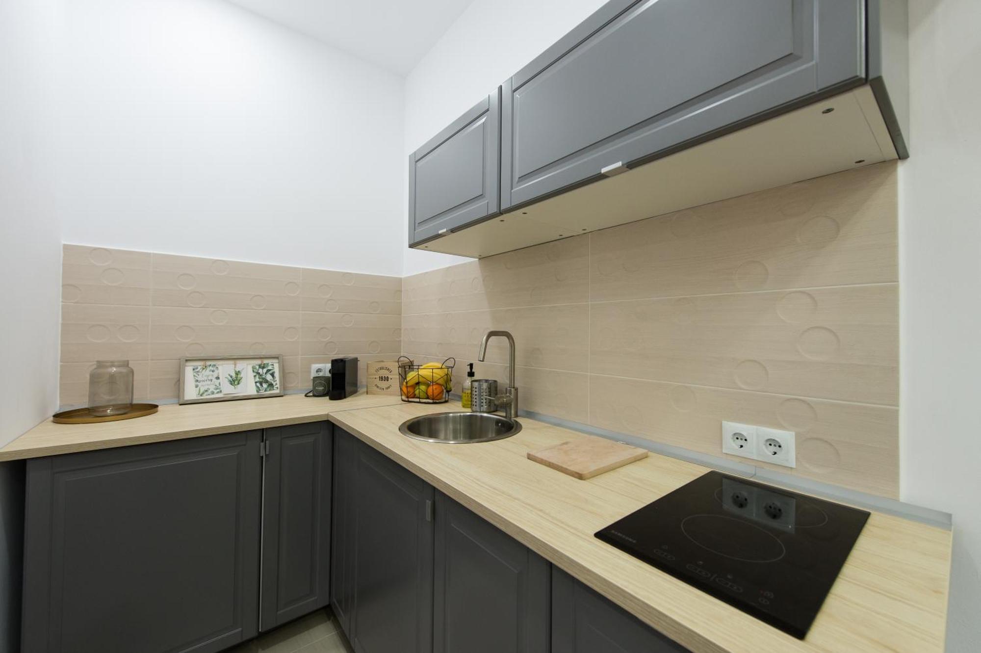 Gorgeous Brasov Flat With Patio And Mountain Views Apartment Luaran gambar