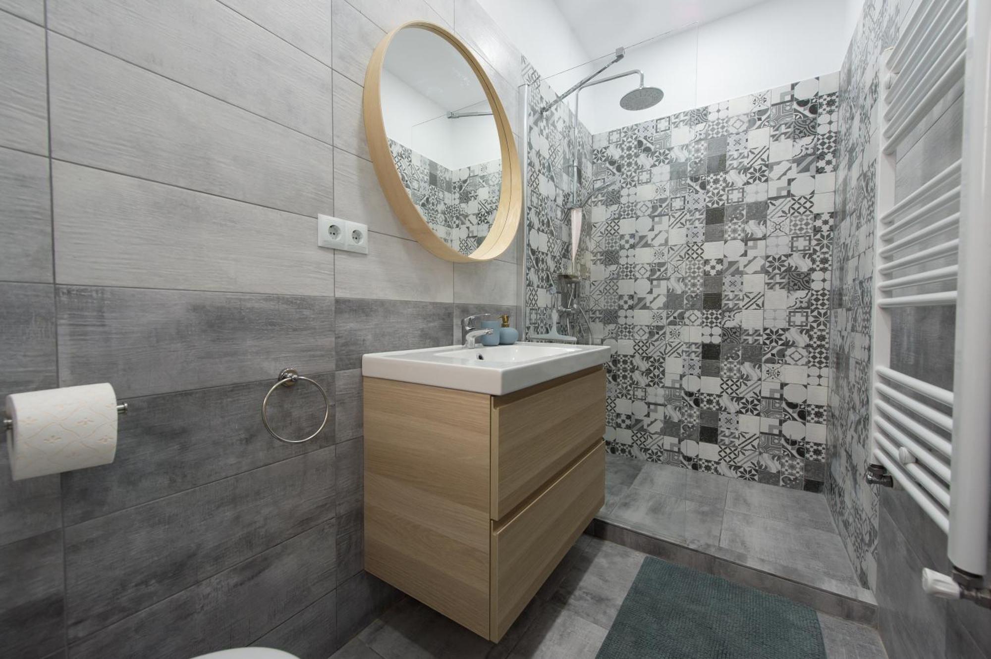 Gorgeous Brasov Flat With Patio And Mountain Views Apartment Luaran gambar