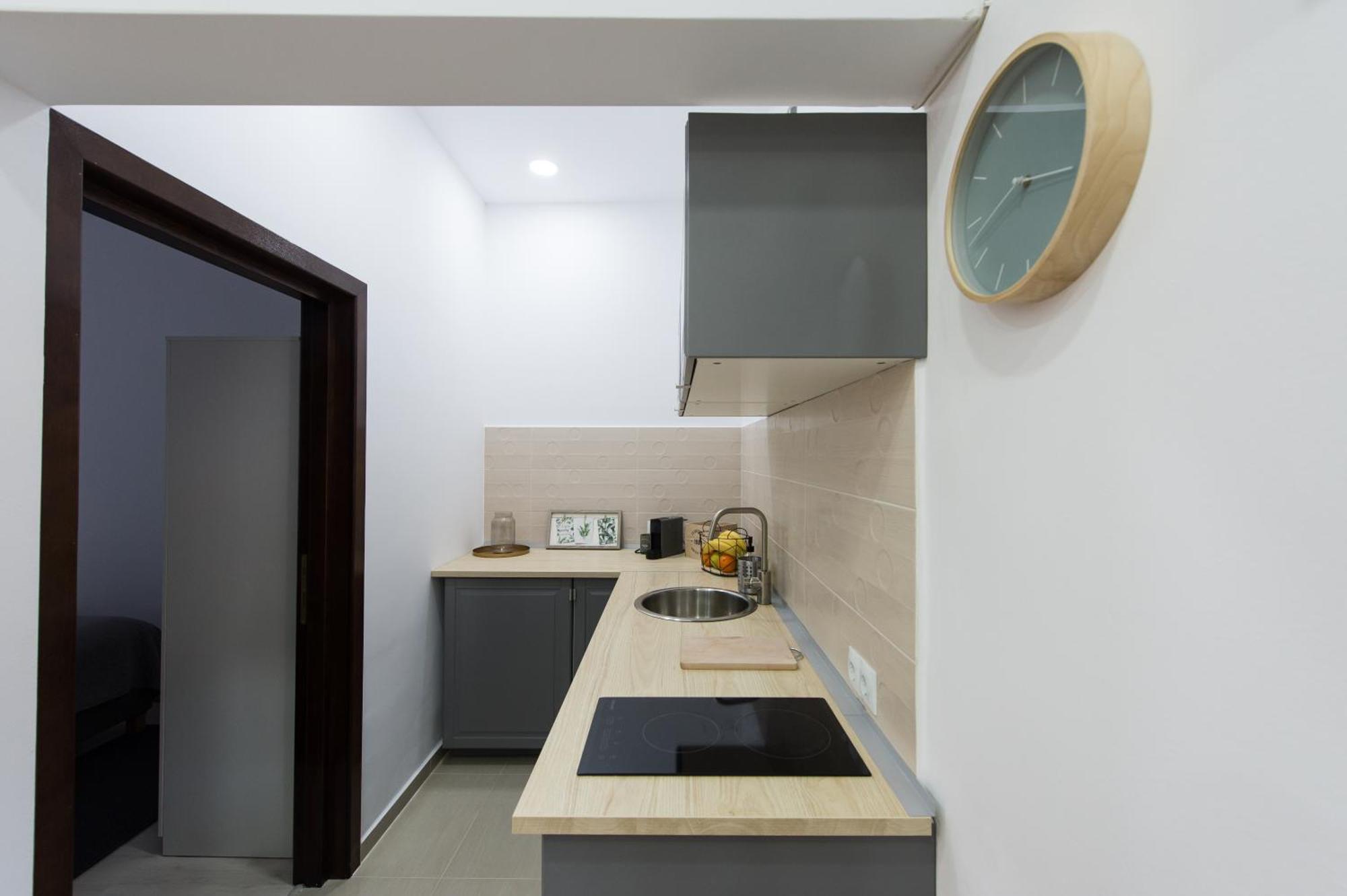 Gorgeous Brasov Flat With Patio And Mountain Views Apartment Luaran gambar