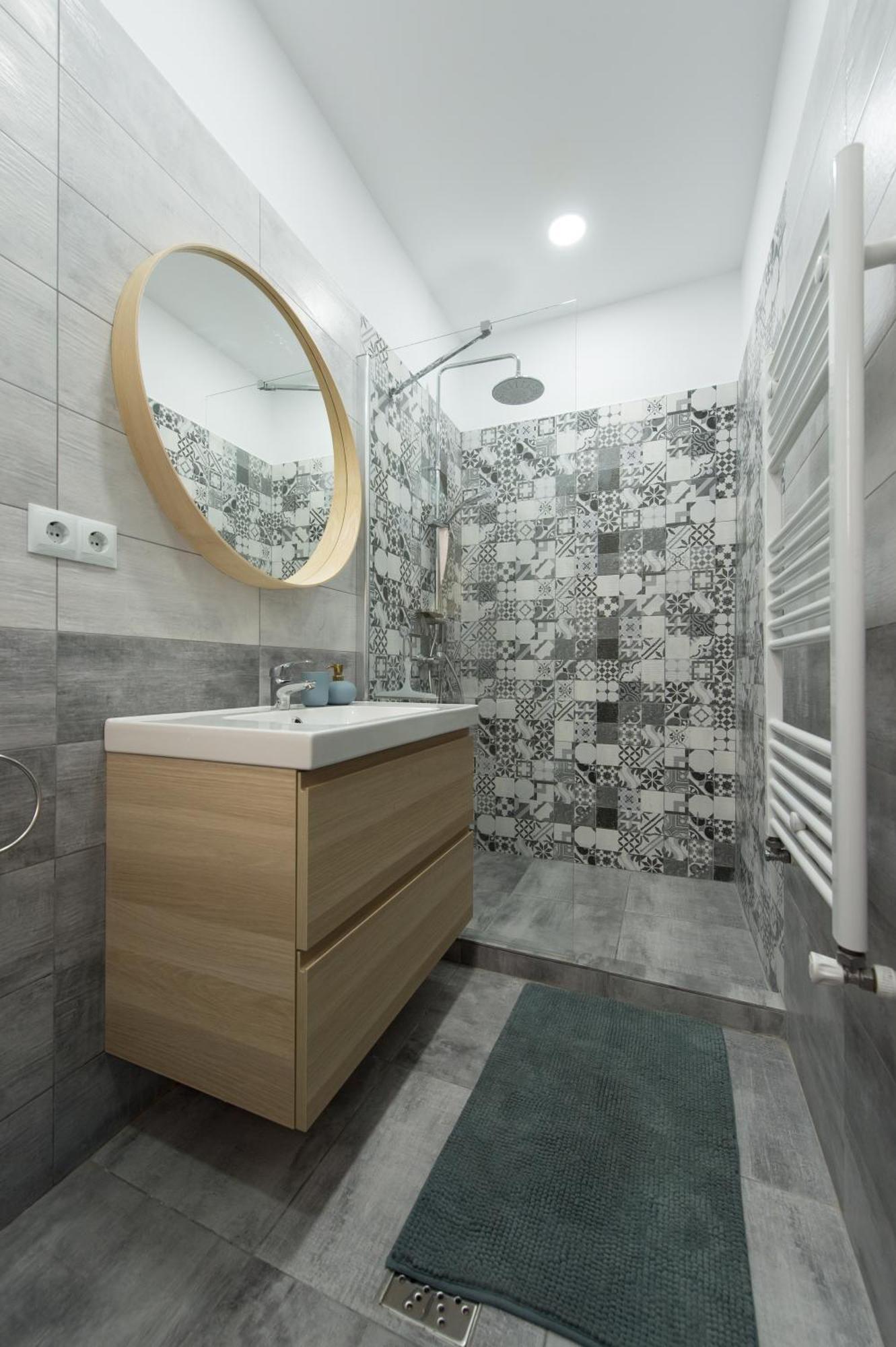 Gorgeous Brasov Flat With Patio And Mountain Views Apartment Luaran gambar
