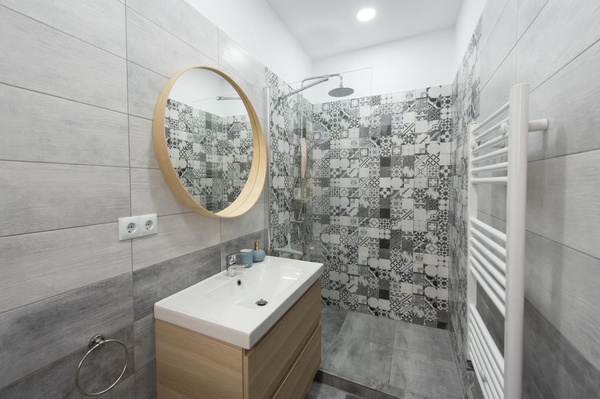 Gorgeous Brasov Flat With Patio And Mountain Views Apartment Luaran gambar
